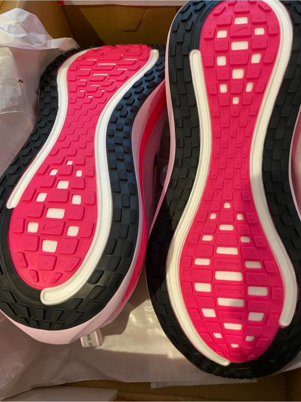 Nike Vomero plus pink foam HV8150-602 size 11
